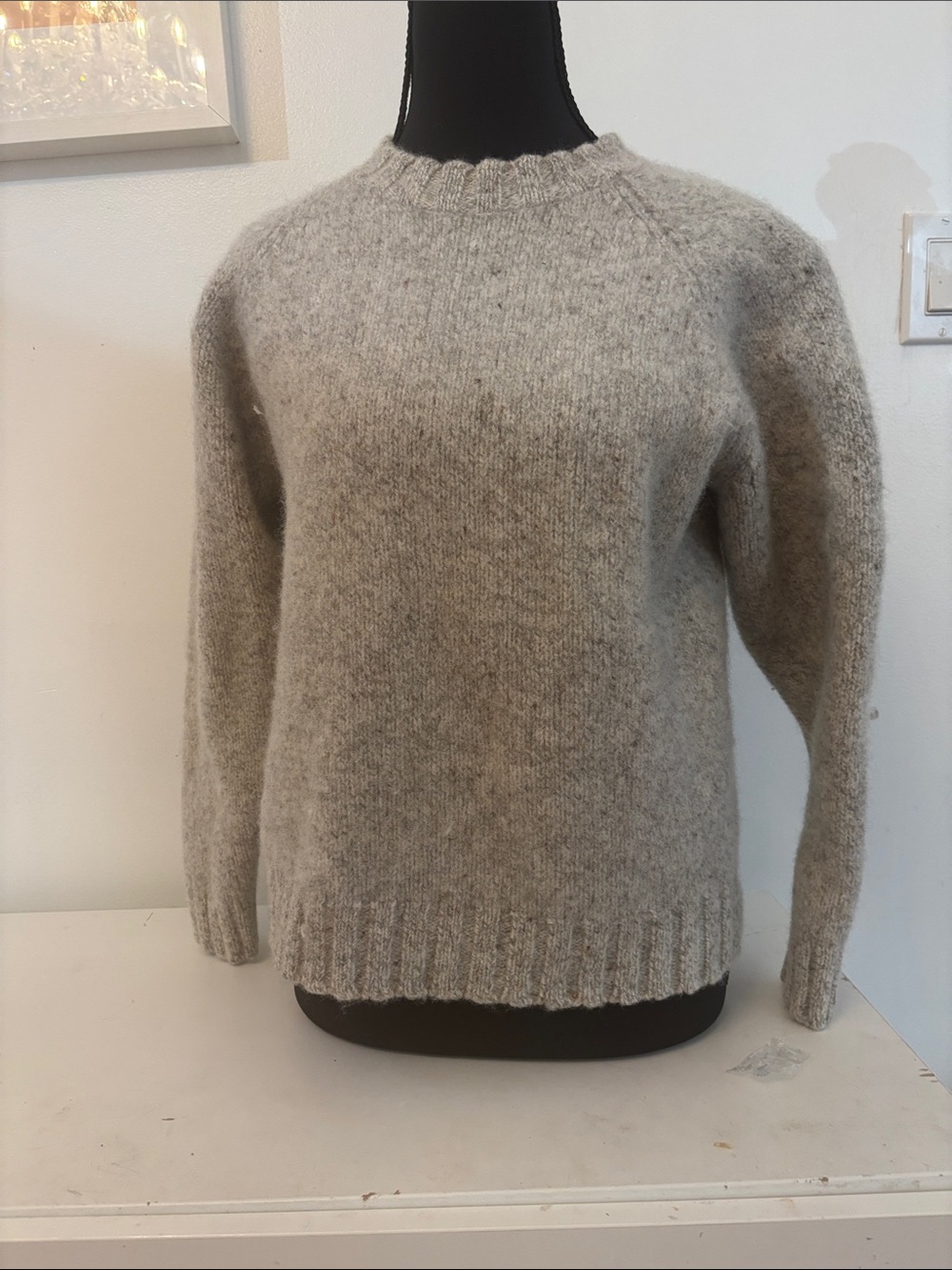 Women's Crewneck Sweater - Heather Light Gray